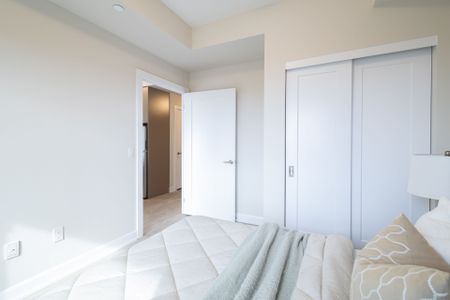 For Lease - 3220 William Coltson Avenue Unit# 1503, Oakville, Ontario - Photo 4