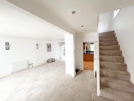 3 bedroom detached house to rent - Photo 3