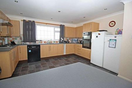 Black Lane, Blandford Forum, DT11 - Photo 3