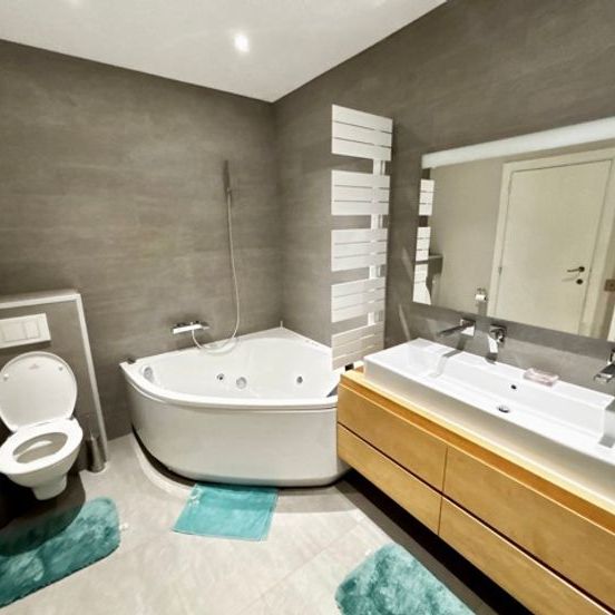 Appartement te huur - Photo 1