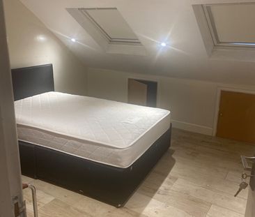 Room in a Shared House, Grasmere Road, SE25 - Photo 1