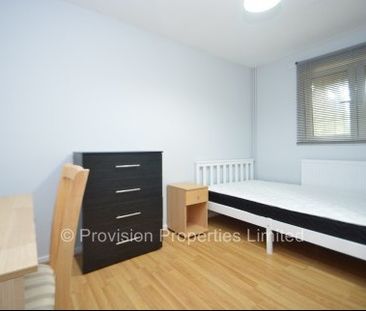 4 Bedroom House, City Centre, University Leeds - Photo 1