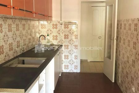 GRAND 3/4 PIECES AVEC TERRASSE GARAGE ET CAVE - Photo 3