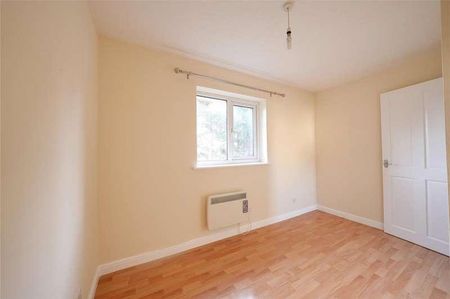 Falcon Way, Beck Row, Bury St Edmunds, Suffolk, IP28 - Photo 4