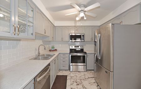 For Lease - 154 Pressed Brick Drive, Brampton, Ontario - Photo 3