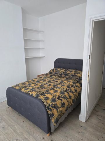 2 Bed Flat, London, W3 - Photo 5