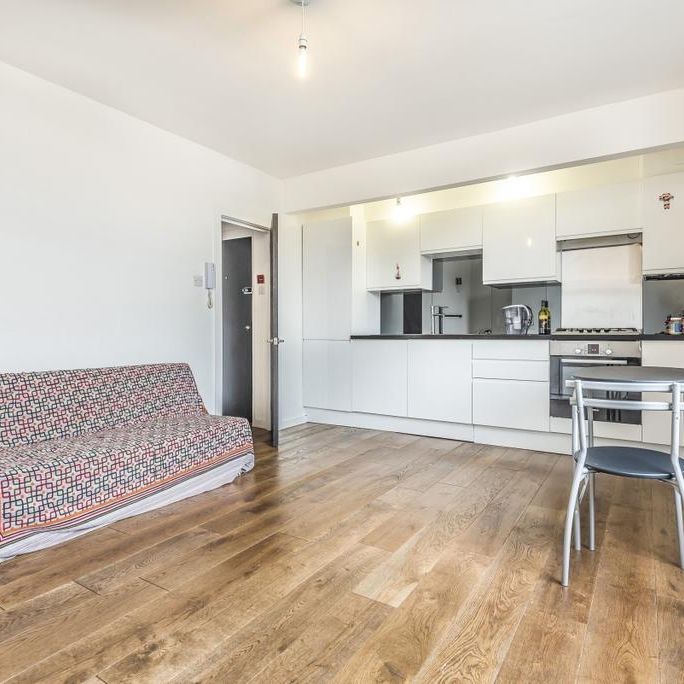 1 bedroom flat to rent - Photo 1