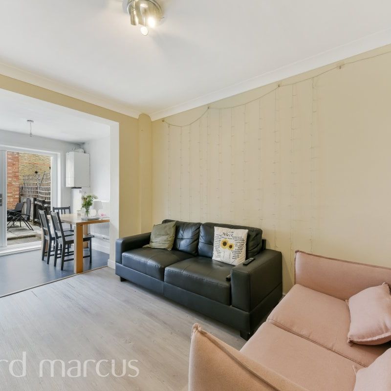 Smeaton Road, London - Photo 1