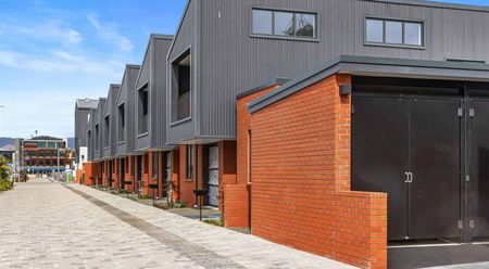 Luxurious Urban Escape - Photo 2