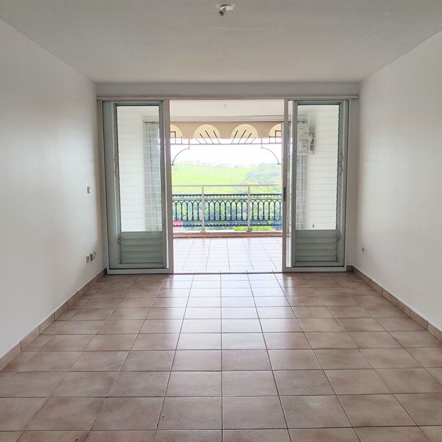 Location appartement 3 pièces, 62.17m², Fort-de-France - Photo 1