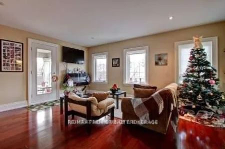 Property For Lease | W9234138 - Photo 5