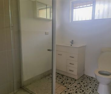 $450 per week - Photo 3