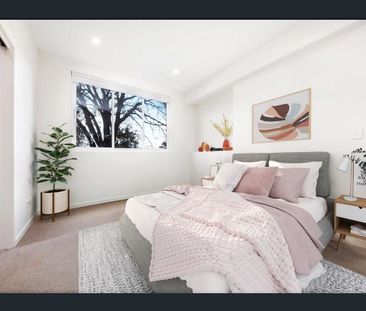 Luxury Three Bedroom Townhouse - Photo 2