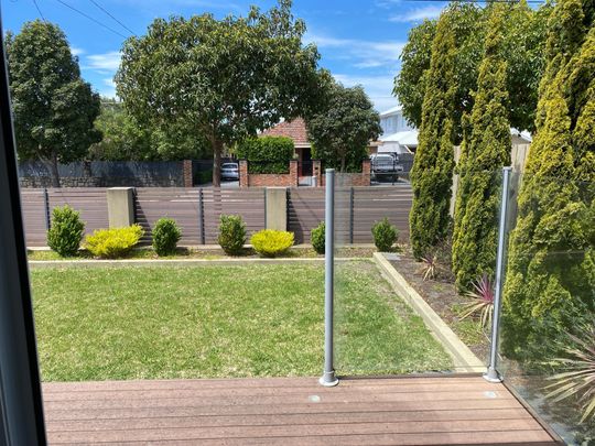 Bentleigh East - Photo 1