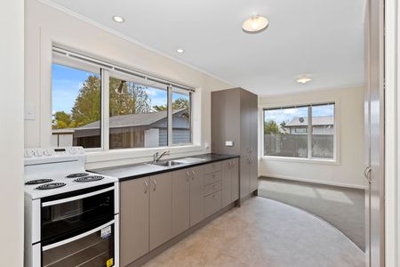 Comfortable Living on Breezes! - Photo 2