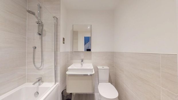 3 bedroom semi-detached house to rent - Photo 1