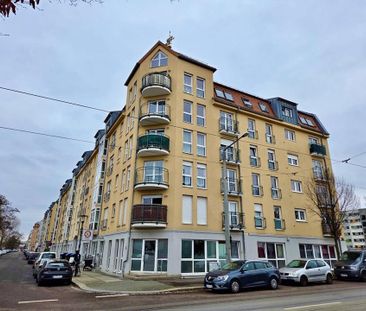 TOP sanierte und möbilierte 2 - Zimmer Wohnung mit Balkon und Einba... - Photo 2