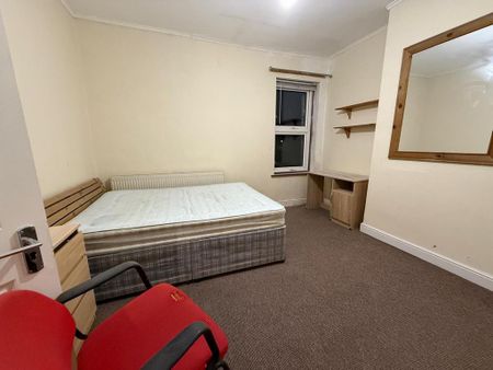 4 bedroom terraced house to rent - Photo 4