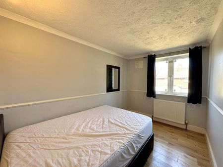 3 bedroom terraced house to rent - Photo 4