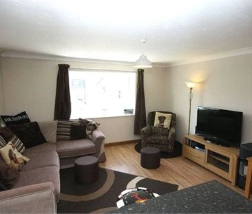 1 bedroom Flat in Newport Road, Aldershot - Photo 1