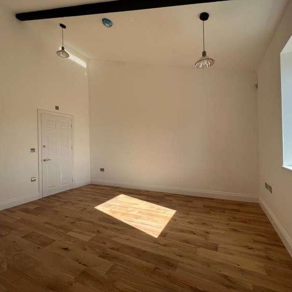 Hounds Grove, Noak Hill, RM4 - Photo 1