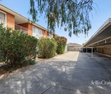 One bedroom apartment in prime location - Photo 1