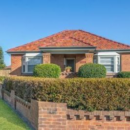 Unique House In Great Location - Photo 1