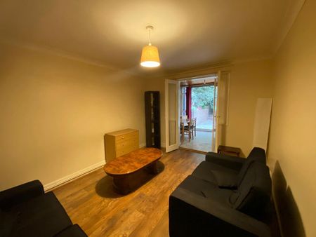 1 bedroom flat to rent - Photo 2