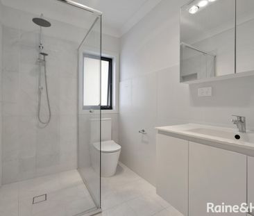 Luxurious Townhouse Living - Photo 6