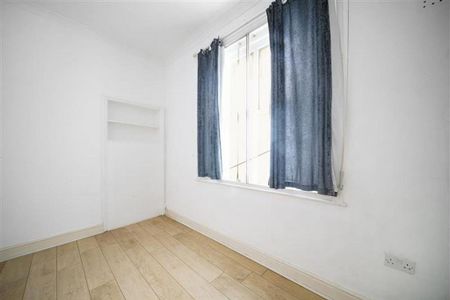 3 bedroom flat to rent - Photo 5