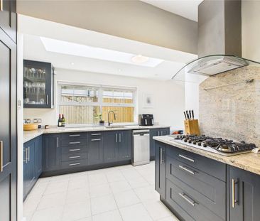 3 bedroom semi-detached house to rent - Photo 6