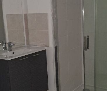 Location Appartement 2 pièces 38m² - Photo 4