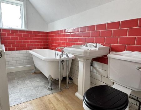 2 bedroom flat to rent - Photo 4