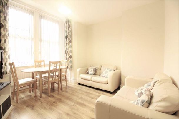 3 bedroom ground floor flat to rent - Photo 1