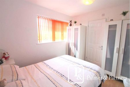 2 bedroom terraced house to rent - Photo 2