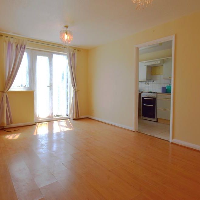 1 bedroom ground floor flat to rent - Photo 1