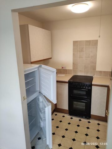 1 bedroom flat to rent - Photo 4