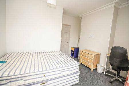 6 DOUBLE BED Student House IN THE HEART OF WINTON - Photo 3