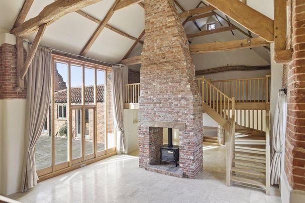 4 bedroom barn conversion to rent - Photo 1