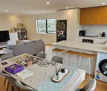 NEW sunny and warm, 3 bedroom modern living - Photo 4