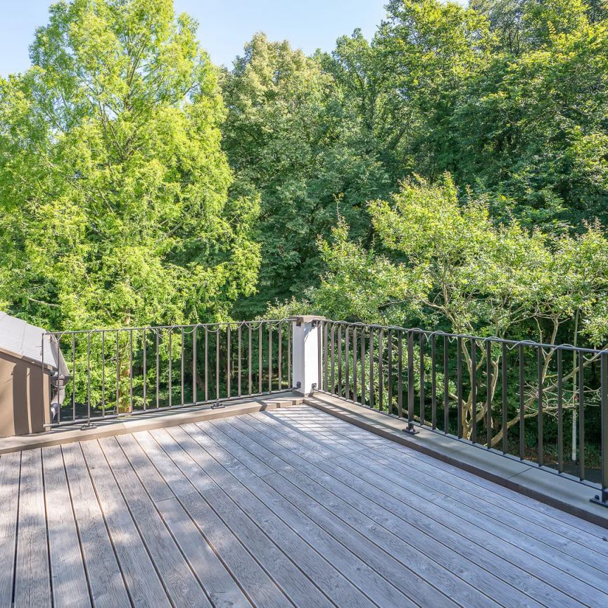 Exklusive Neubauwohnung mit atemberaubendem Fernblick und Balkonparadies! - Foto 1