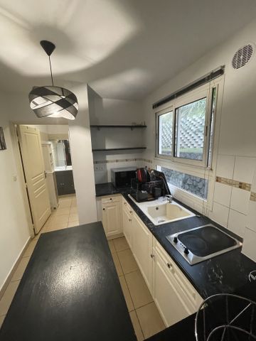 Location Appartement 1 pièce 26m² LA POSSESSION 97419 - Photo 3