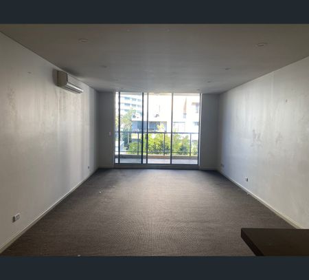 527/1 Aqua Street, Southport, Qld 4215 - Photo 2
