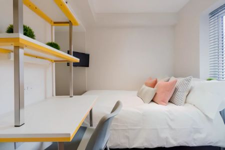 3 Bed 1 Bath - Photo 3