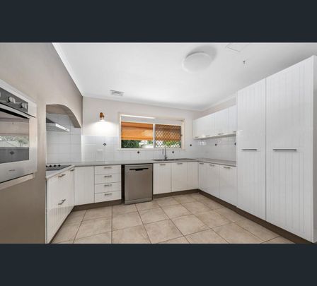 49 Knockator Crescent, Centenary Heights, Qld 4350 - Photo 1