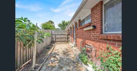 Neat and well-maintained two-bedroom unit - Photo 4