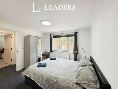 property to rent Cambridge Road, Bournemouth, X, BH2 - Photo 2