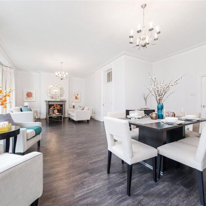 4 bedroom flat to rent - Photo 1