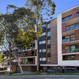 Ultra-Convenient and Luxurious One Bed Apartment in Heart of Lane Cove Village - Photo 3