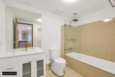 MGM MARTIN - TWO BEDROOM APARTMENT - Photo 5